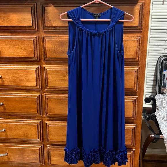 Cute summer dress with a really fun bottom - Picture 3 of 15